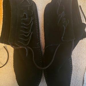 Minnetonka Moccasins Size 8.5